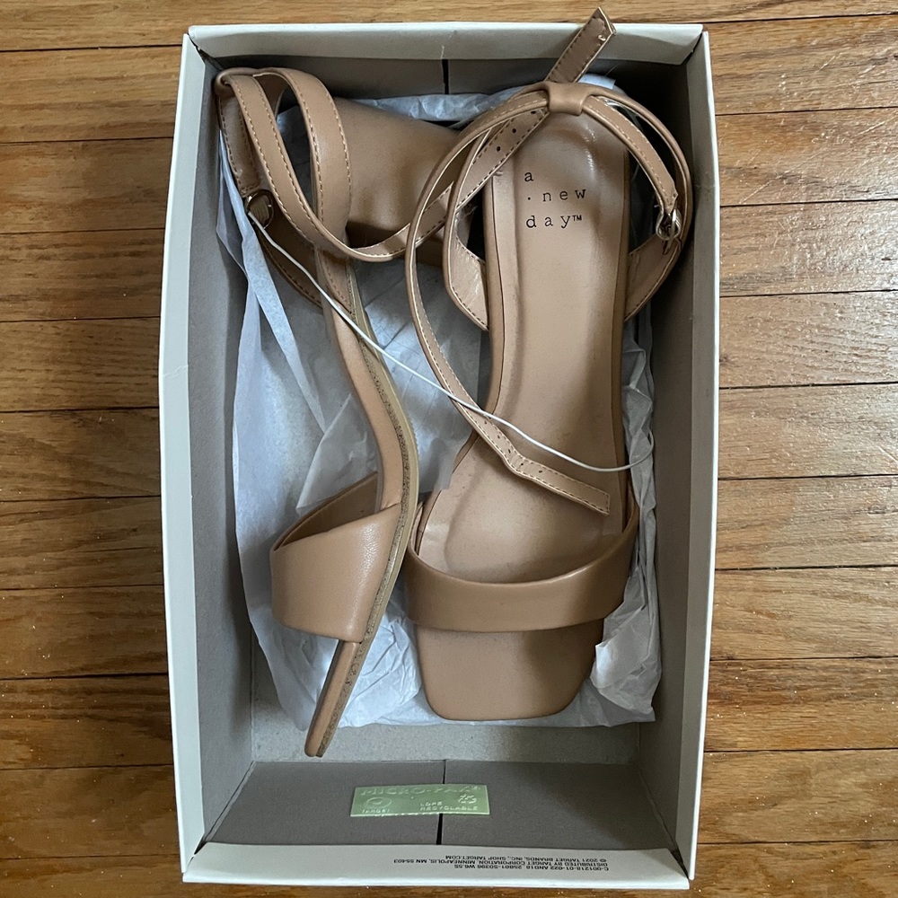 NIB A New Day Sonora Heels Size 8